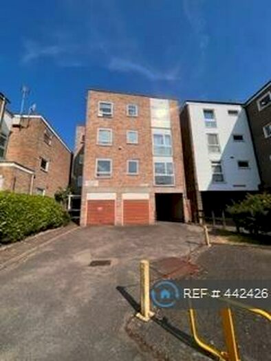 1 Bedroom Flat To Rent In Larchvale Court, Sutton, SM2