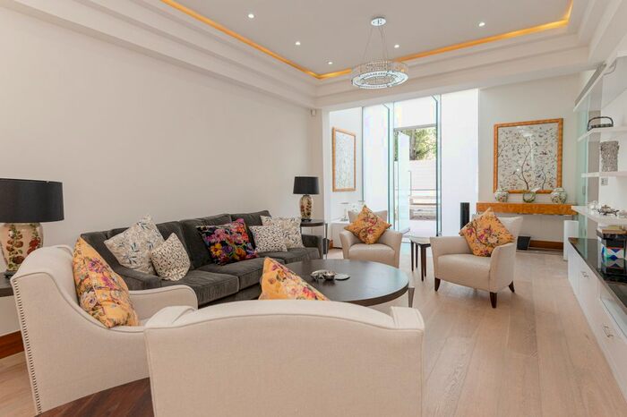 5 Bedroom Town House To Rent In Trevor Place, Knightsbridge, SW7