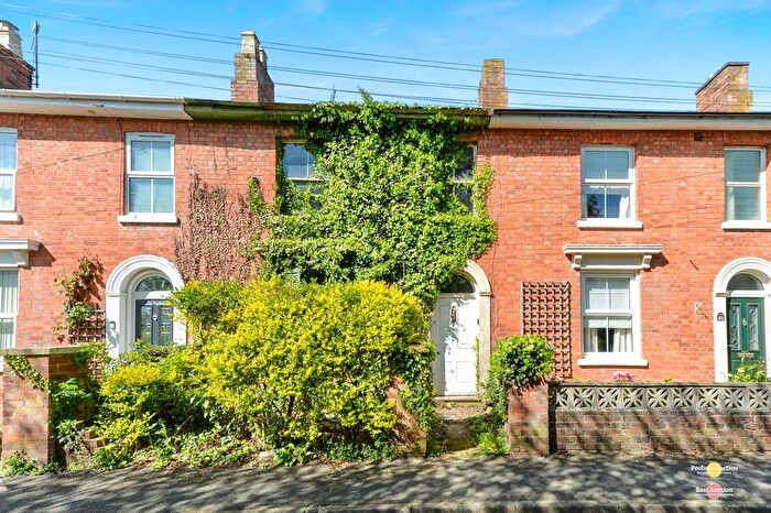 3 Bedroom Terraced House For Sale In Merton Road, Malvern, Worcestershire, WR14