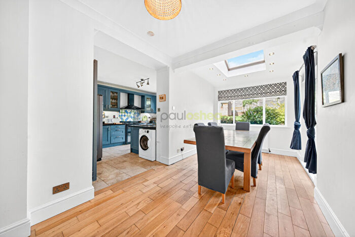 6 Bedroom Semi-Detached House For Sale In Pine Walk, Woodmansterne, Banstead, SM7