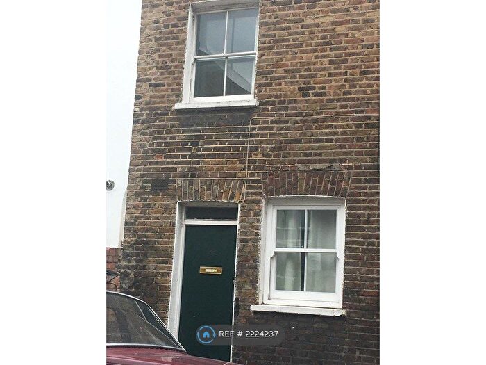 2 Bedroom Maisonette To Rent In Wilton Way, London, E8