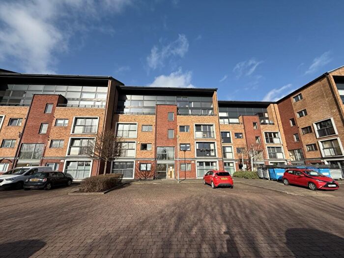 2 Bedroom Flat To Rent In Minerva Way, Finnieston, G3