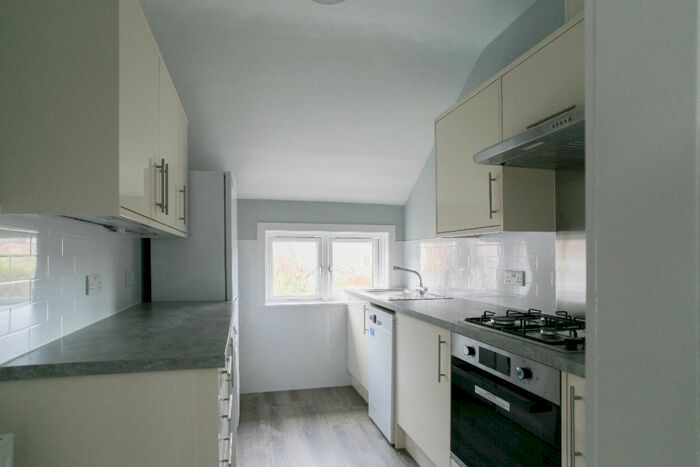 2 Bedroom Flat To Rent In Dryden Gardens, Pilrig, Edinburgh EH7