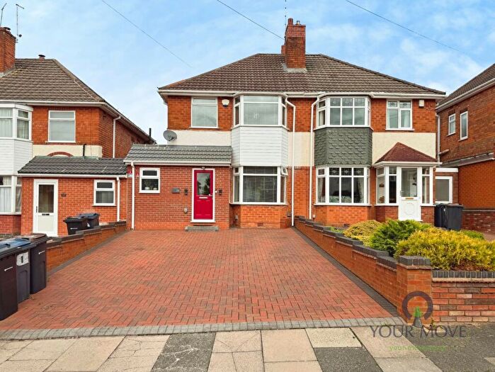3 Bedroom Semi Detached House For Sale In Worlds End Avenue, Quinton, Birmingham, West Midlands, B32