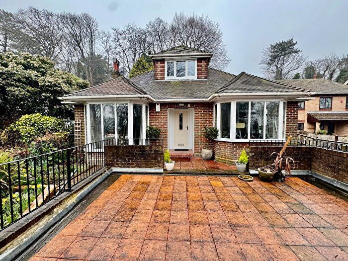 4 Bedroom Detached House For Sale In Hart Hill Drive, St Annes, Luton, Bedfordshire, LU2