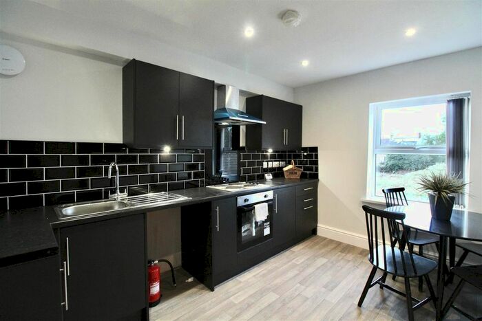 2 Bedroom Flat To Rent In Albert Avenue, Anlaby Road, Hull, HU3