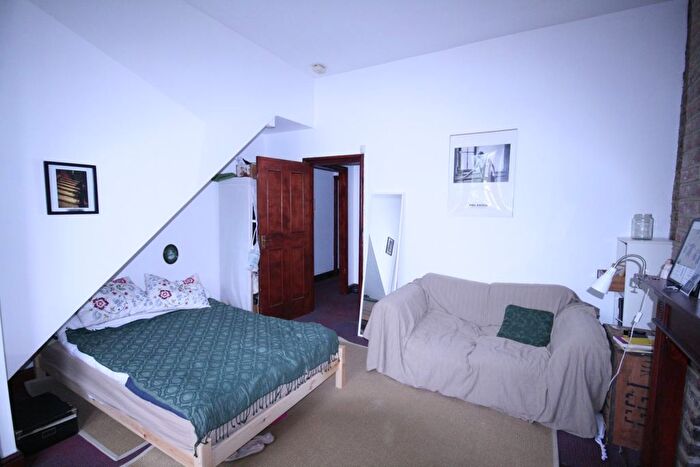 1 Bedroom Flat To Rent In Dalmeny Road, London, N7