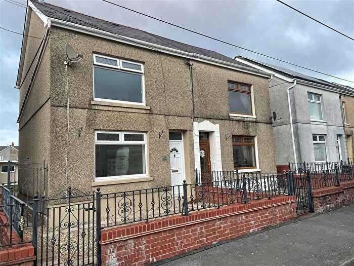 3 Bedroom Semi-Detached House To Rent In Bishop Road, Ammanford, SA18