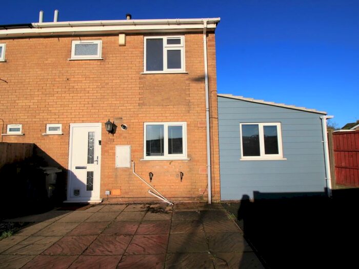 4 Bedroom End Of Terrace House To Rent In Stretton Drive, Coalville, LE67