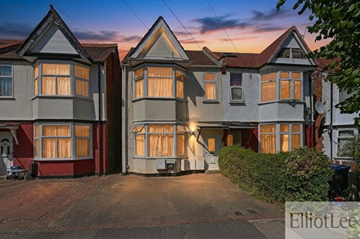 2 Bedroom Flat For Sale In Eagle Road, Wembley, HA0