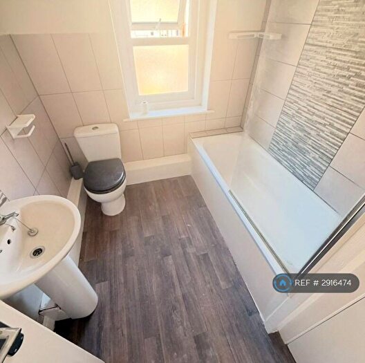 2 Bedroom Flat To Rent In Clifton Road, Llandudno, LL30