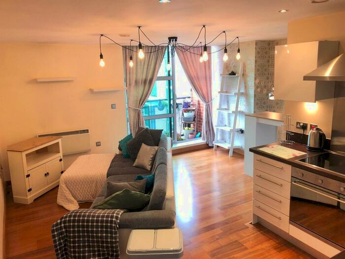 1 Bedroom Apartment To Rent In St. George Building, Leeds, West Yorkshire, LS1