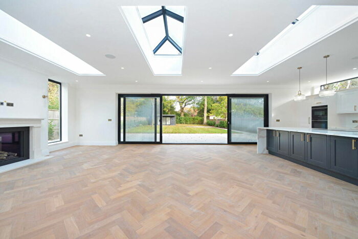 5 Bedroom Detached House For Sale In New Park Road, Cranleigh, GU6