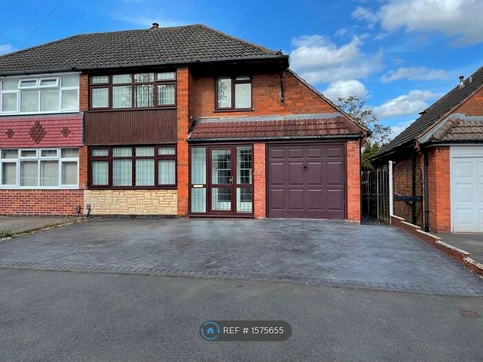 3 Bedroom Semi-Detached House To Rent In Spondon Road, Wolverhampton, WV11
