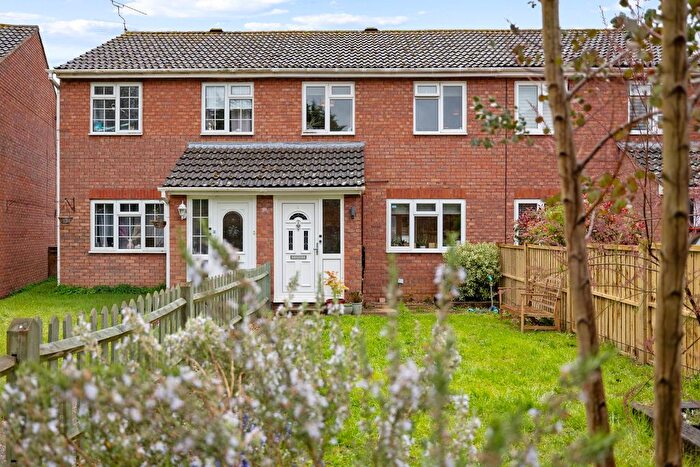 3 Bedroom Terraced House For Sale In Blackthorne Close, Bordon, GU35