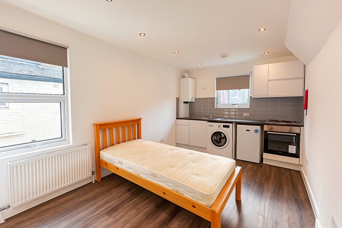 Studio To Rent In Harringay Road, London, N15
