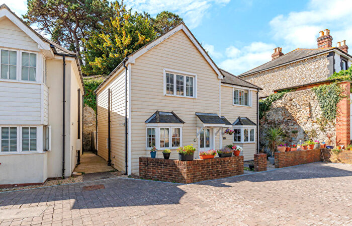 2 Bedroom House For Sale In High Street, Ventnor, PO38