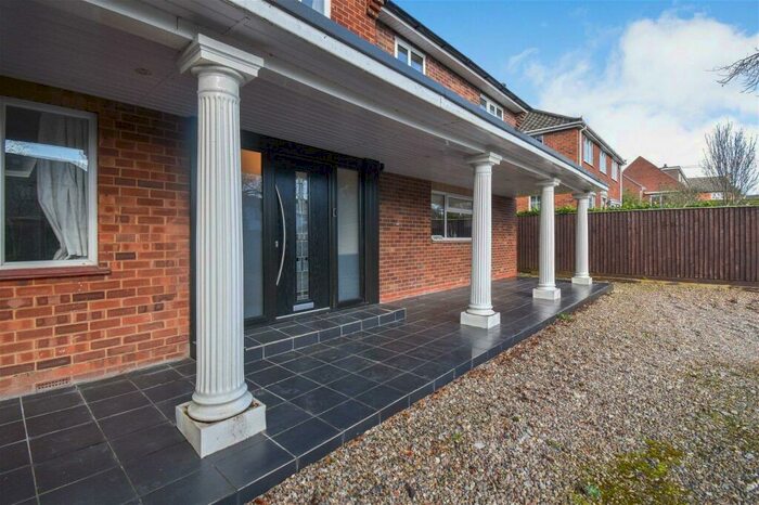 4 Bedroom Semi-Detached House For Sale In Main Road, Barnoldby-le-Beck, DN37