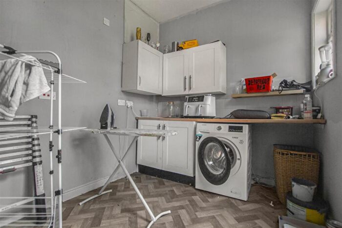 6 Bedroom Terraced House To Rent In Beech Grove, Ashton, PR2