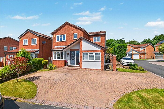 4 Bedroom Detached House For Sale In Landseer Avenue, Tingley, Wakefield, West Yorkshire, WF3