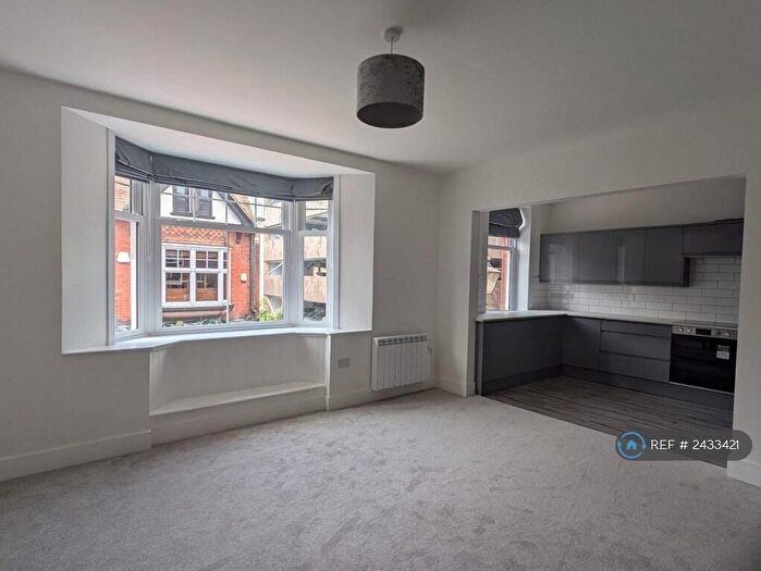 2 Bedroom Maisonette To Rent In Park Place, Horsham, RH12