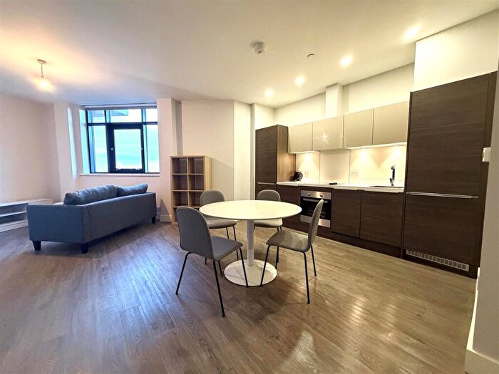 1 Bedroom Flat To Rent In Dawsons Square, Pudsey, LS28