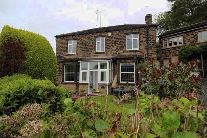 3 Bedroom Terraced House For Sale In Penistone Road, Kirkburton, HD8