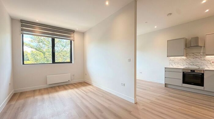 1 Bedroom Property To Rent In Streamside House, Cowley Business Park, UB8