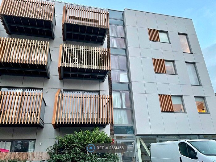 1 Bedroom Flat To Rent In Paxton House, London, SE25