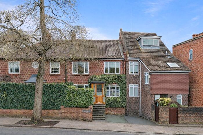 3 Bedroom Property For Sale In North End Way, Hamsptead, London, NW3