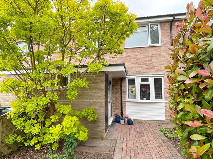 3 Bedroom Terraced House For Sale In Kingsmead, Newbury, RG14