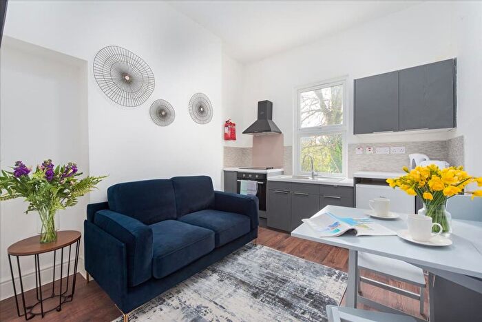 1 Bedroom Flat To Rent In Warwick Rd, London, SW5