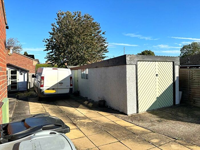 2 Bedroom Bungalow For Sale In Walkers Way, Barrowby, Grantham, NG32
