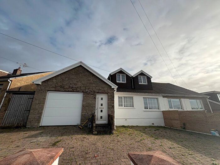 3 Bedroom Bungalow For Sale In Shelley Drive, Bridgend, CF31