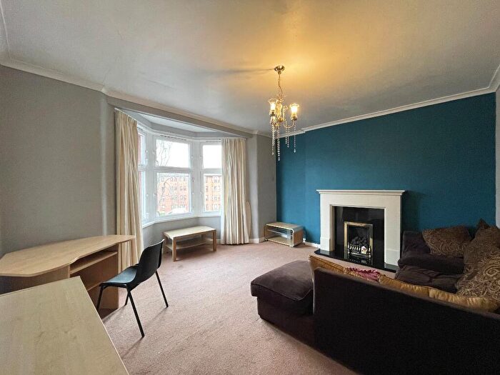 2 Bedroom Flat To Rent In Moss Side Road, Glasgow, G41
