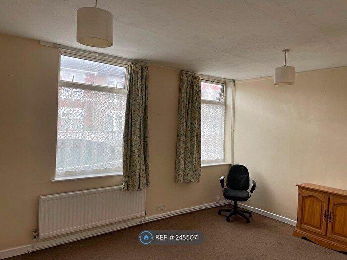 2 Bedroom Terraced House To Rent In Elmina Road, Swindon, SN1