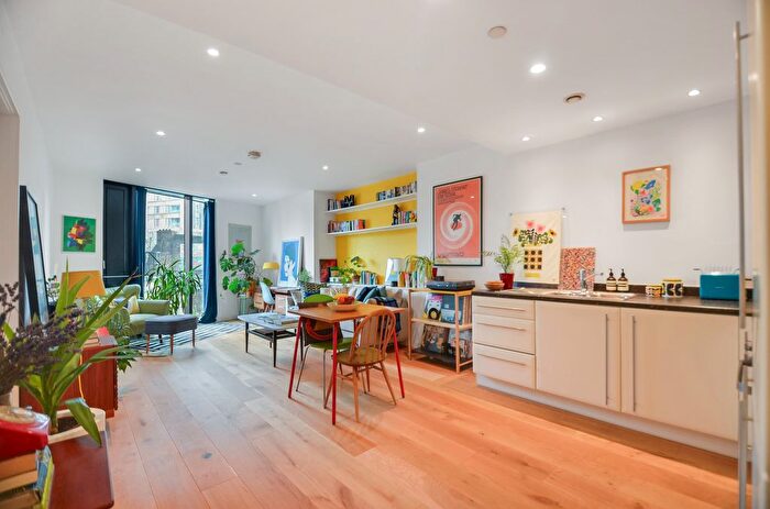 1 Bedroom Flat For Sale In Walworth Road, London, SE1