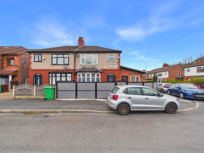4 Bedroom Semi-Detached House For Sale In Corringham Road, Lancashire, M19