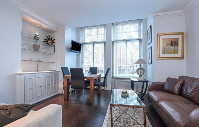 1 Bedroom Flat To Rent In Hallam Street, Fitzrovia, London, W1W