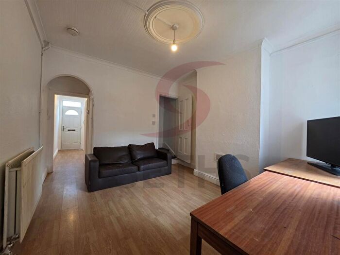 3 Bedroom Terraced House For Sale In Ullswater Street, Leicester, LE2