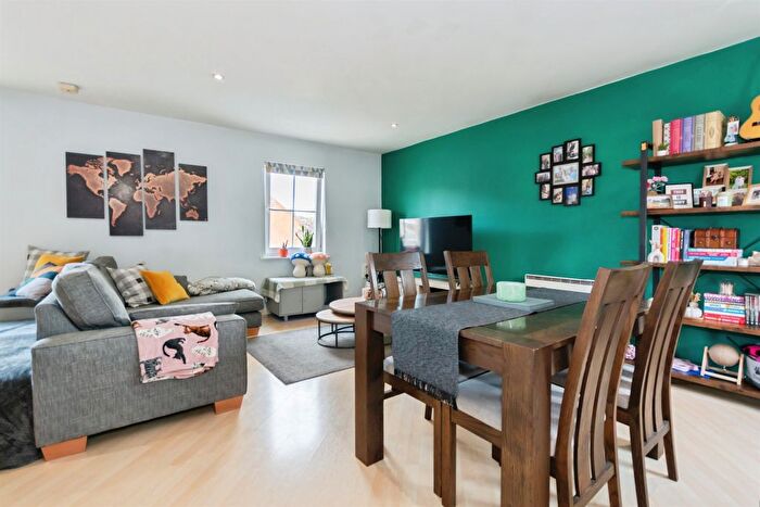 2 Bedroom Flat For Sale In Dickens Heath Road, Shirley, Solihull, B90