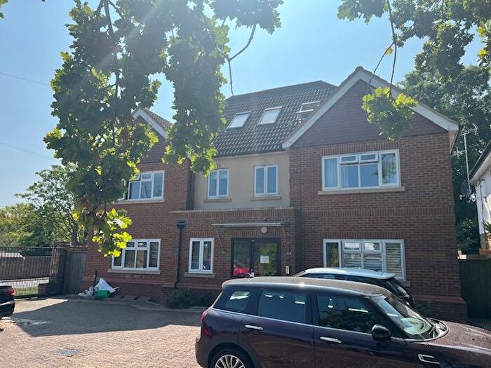 2 Bedroom Flat To Rent In Swakeleys Road, Ickenham, UB10