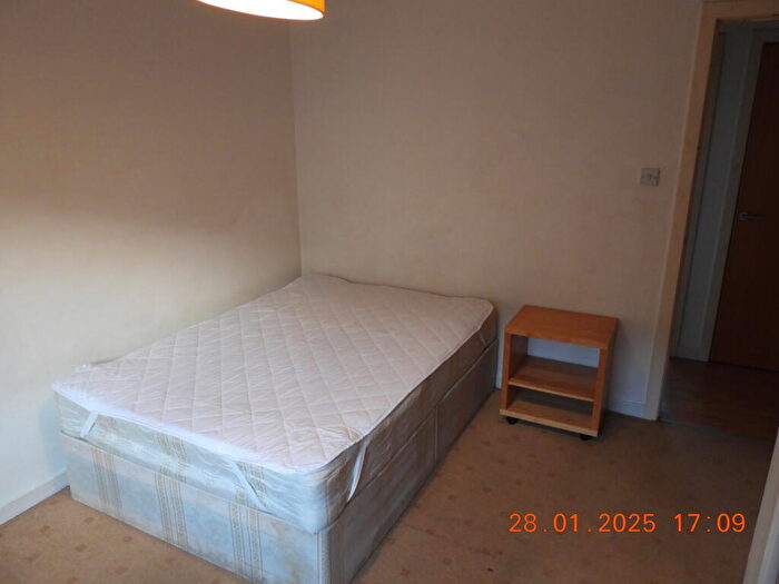 2 Bedroom Flat To Rent In Charlotte Street, Glasgow, G1