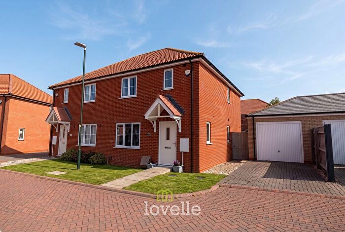 3 Bedroom Semi-Detached House For Sale In Stavanger Close, New Waltham, DN36