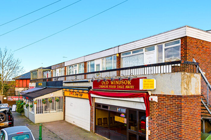 2 Bedroom Flat To Rent In Old Windsor, SL4