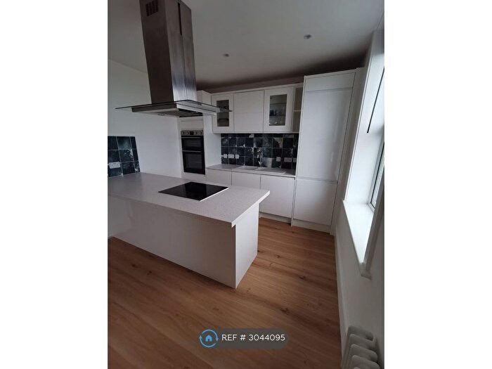 2 Bedroom Flat To Rent In Cliftonville, Margate, CT9