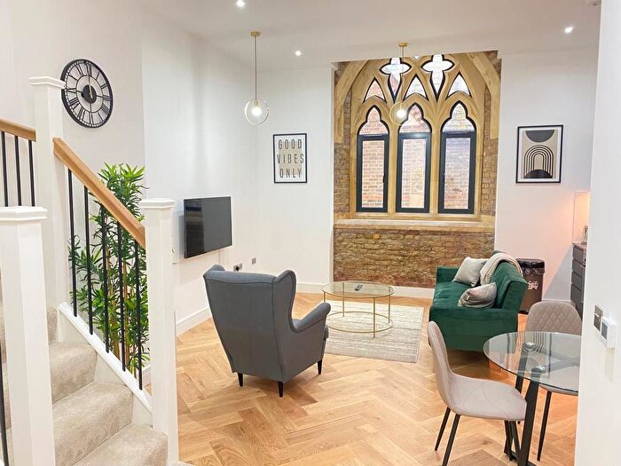 2 Bedroom Flat To Rent In Bellcote Apartments, Arcadia Street, London, Greater London, E14
