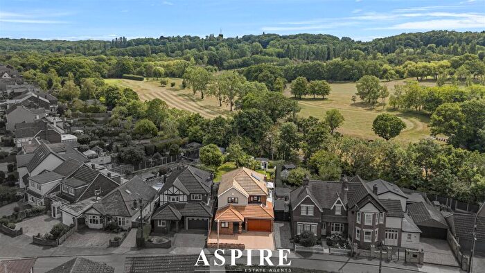 4 Bedroom Detached House For Sale In Thundersley Park Road, Benfleet, SS7