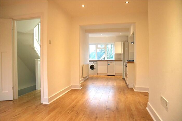 2 Bedroom Apartment To Rent In Richmond Road, Kingston Upon Thames, Greater London, KT2