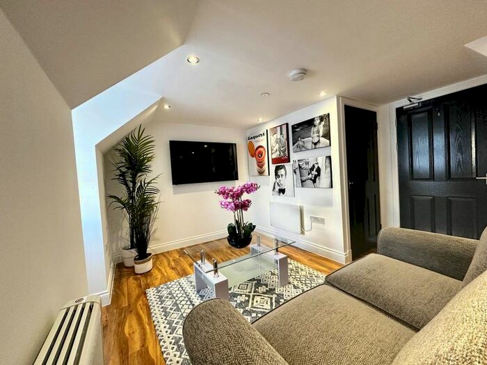 1 Bedroom Flat To Rent In Nethergate, Dundee, DD1